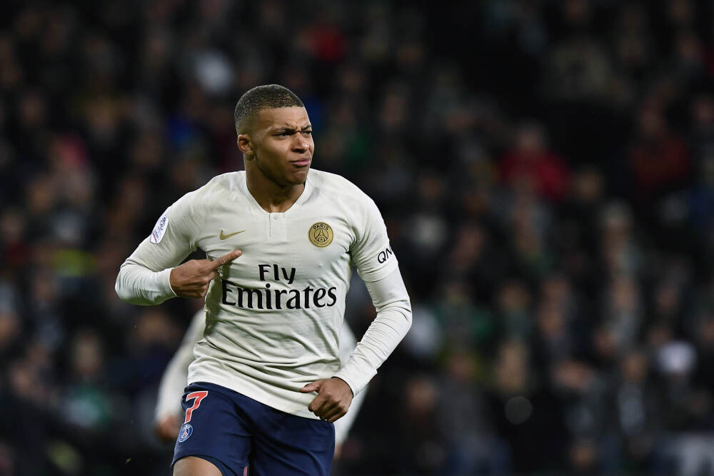 “星链”突发！约4400颗卫星将降轨！